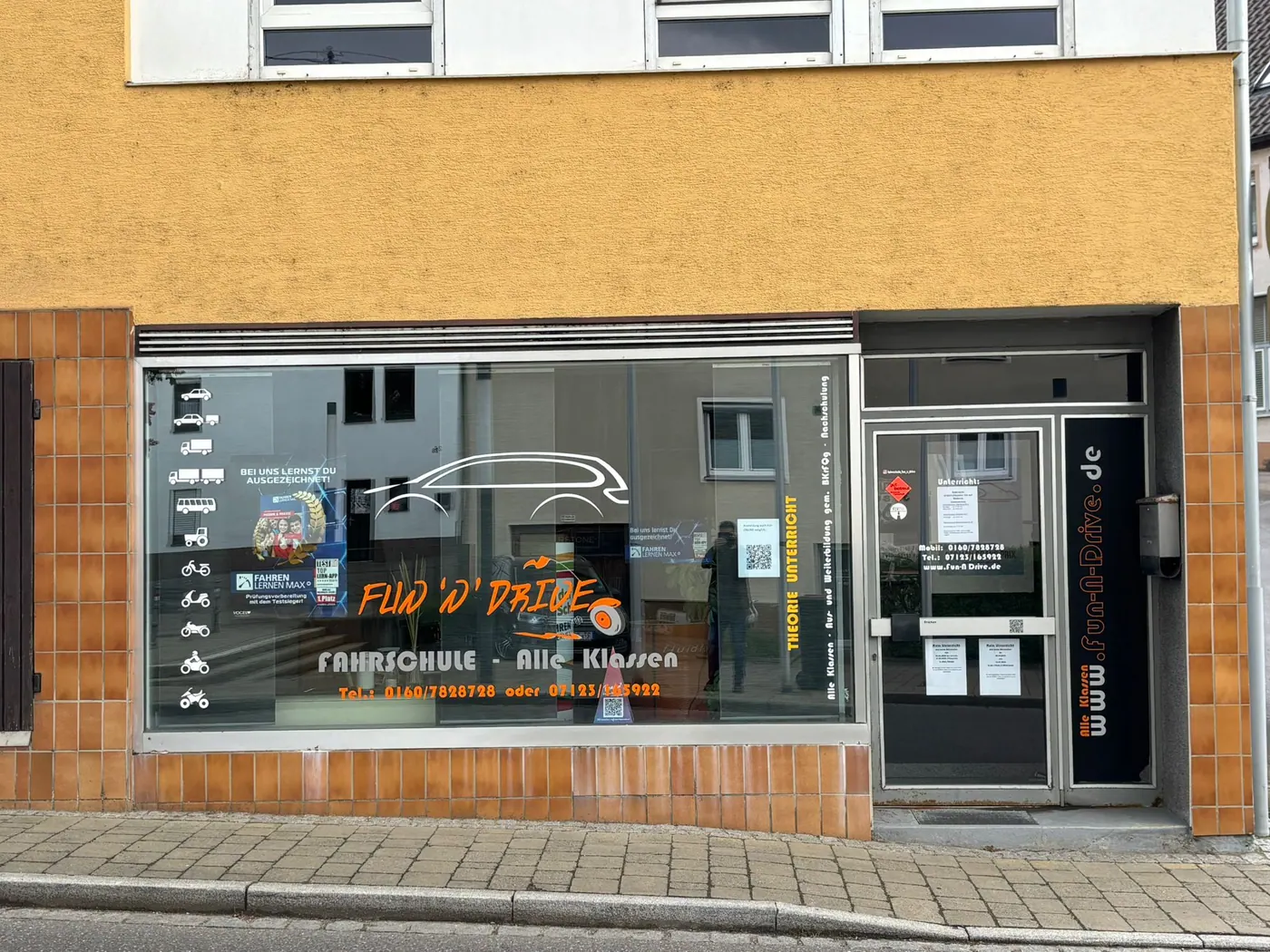 Fahrschule Fun 'n' Drive, Filiale Reutlingen-Mittelstadt in der Neckartenzlinger Straße 23