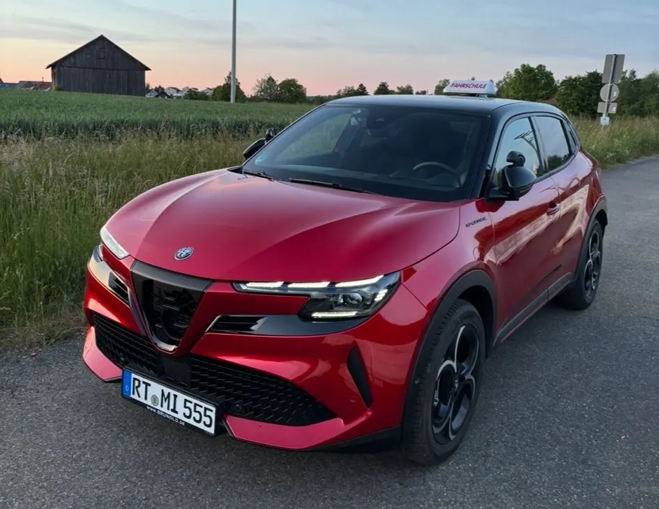 Alfa Romeo – Übungsfahrzeug der Fahrschule Fun 'n' Drive